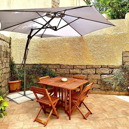 Spacious 3-Bedroom Apartment With Courtyard In Tempio Pausania - Perfect For Families Exteriör bild