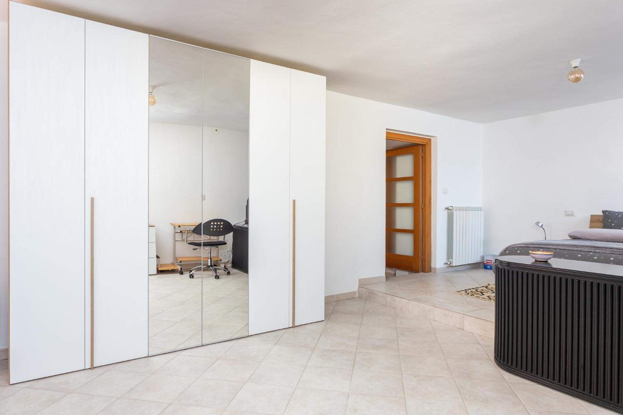 Spacious 3-Bedroom Apartment With Courtyard In Tempio Pausania - Perfect For Families Exteriör bild