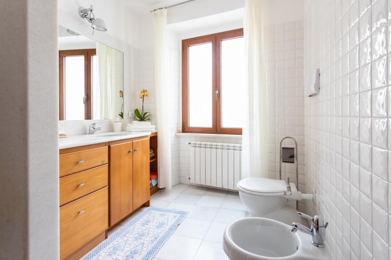 Spacious 3-Bedroom Apartment With Courtyard In Tempio Pausania - Perfect For Families Exteriör bild