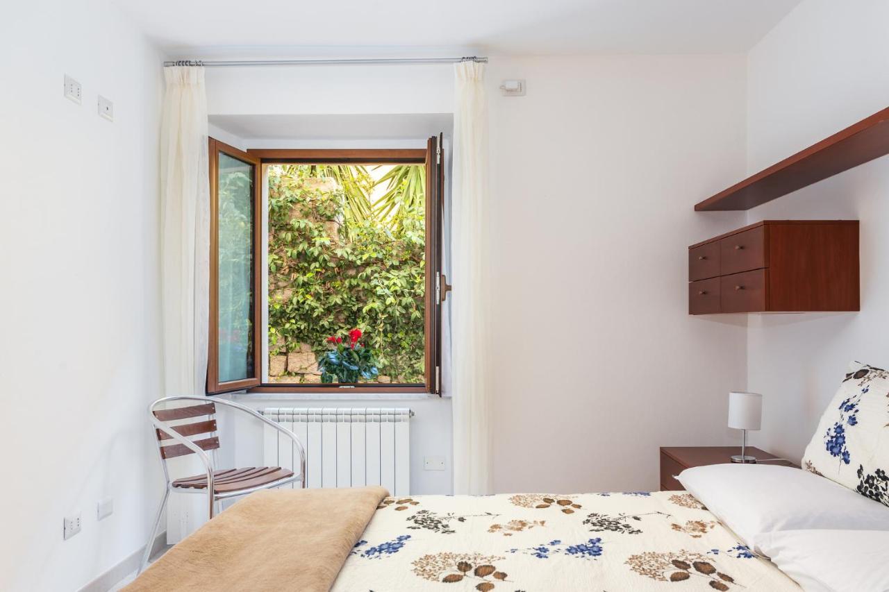 Spacious 3-Bedroom Apartment With Courtyard In Tempio Pausania - Perfect For Families Exteriör bild